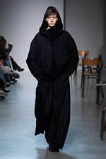 ウジョー 2025-26年秋冬コレクション - スクールファッションから外れた自己表現｜写真23