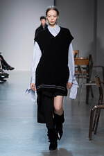 ウジョー 2025-26年秋冬コレクション - スクールファッションから外れた自己表現｜写真32