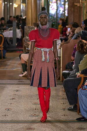 キコ・コスタディノフ(KIKO KOSTADINOV) 2025-26年秋冬ウィメンズコレクション  - 写真15