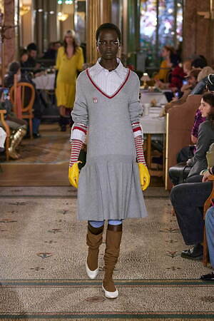 キコ・コスタディノフ(KIKO KOSTADINOV) 2025-26年秋冬ウィメンズコレクション  - 写真16