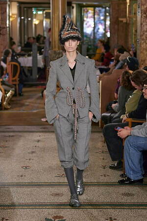 キコ・コスタディノフ(KIKO KOSTADINOV) 2025-26年秋冬ウィメンズコレクション  - 写真19