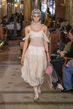 キコ・コスタディノフ(KIKO KOSTADINOV) 2025-26年秋冬ウィメンズコレクション  - 写真28