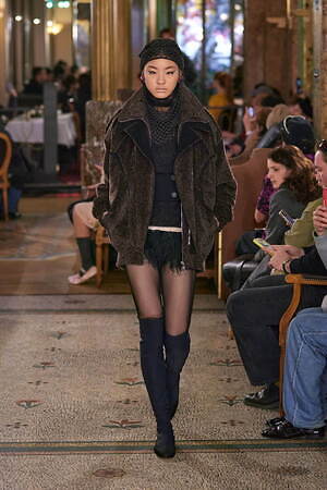 キコ・コスタディノフ(KIKO KOSTADINOV) 2025-26年秋冬ウィメンズコレクション  - 写真33