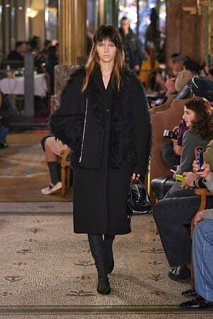 キコ・コスタディノフ(KIKO KOSTADINOV) 2025-26年秋冬ウィメンズコレクション  - 写真35