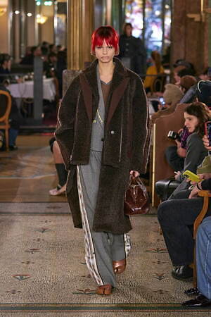 キコ・コスタディノフ(KIKO KOSTADINOV) 2025-26年秋冬ウィメンズコレクション  - 写真37