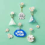 アフタヌーンティー・リビング“柔らかタッチ”の犬アイテム、真っ白ふわふわポーチやクッキー缶など｜写真3