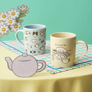 アフタヌーンティー・リビング“柔らかタッチ”の犬アイテム、真っ白ふわふわポーチやクッキー缶など｜写真1