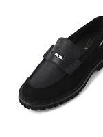 ネイバーフッド×リーガルシューアンドカンパニーの黒メンズローファー、多種レザーの切り替えアッパー｜写真8