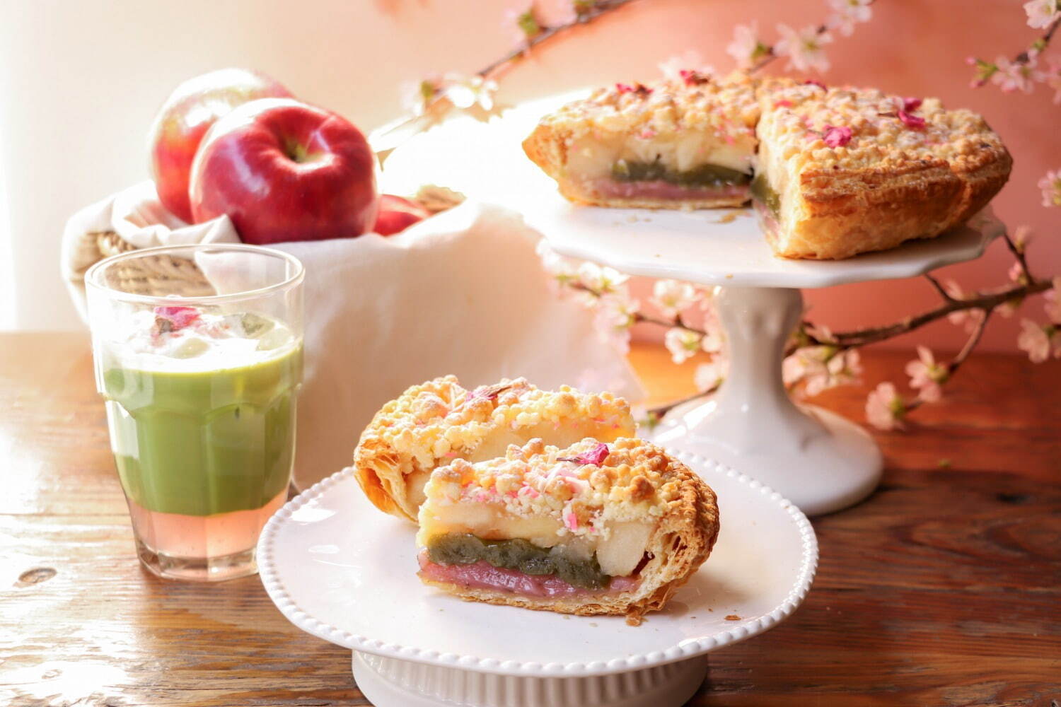 グラニースミス アップルパイ アンド コーヒー(GRANNY SMITH APPLE PIE & COFFEE) 桜わらび餅 アップルパイ｜写真1