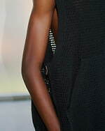 ヨーク×アンセルム、色落ち加工のデニムジャケット＆絵画の刺繍Tシャツ｜写真11