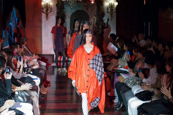 テーマは「NEO-FLAPPER」 - インプロセス(IN PROCESS BY HALL OHARA)の2011年春夏コレクション