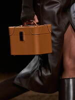 エルメス25年秋冬のウィメンズバッグをチェック、シックなカラーのミニレザーバッグが充実｜写真8