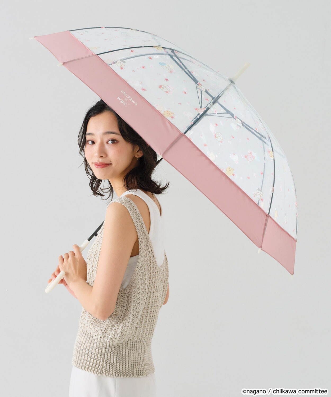 ちいかわ×Wpc.“お花見楽しむハチワレやうさぎたち”のビニール傘＆日傘、花びら舞う総柄で｜写真11