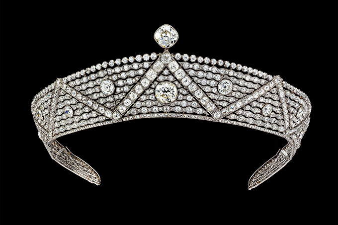 カルティエ、1,218個のダイヤモンドが輝く100年前の「オリエンタル ティアラ」を銀座で展示 | 写真