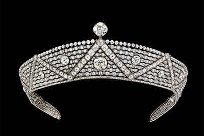 カルティエ、1,218個のダイヤモンドが輝く100年前の「オリエンタル ティアラ」を銀座で展示