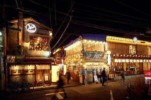 代々木「ほぼ新宿のれん街」倉庫型横丁の桜まつり、花見気分で楽しむ料理や夜間ライトアップ｜写真6