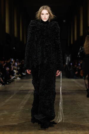 マックイーン(McQueen) 2025-26年秋冬ウィメンズ&メンズコレクション  - 写真9