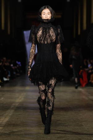 マックイーン(McQueen) 2025-26年秋冬ウィメンズ&メンズコレクション  - 写真12