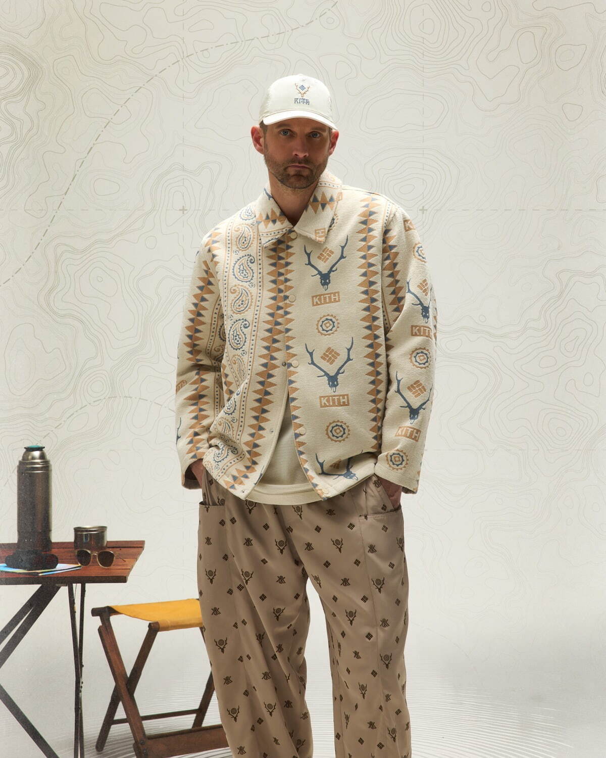 Kith×サウス2 ウエスト8×コロンビア、高機能ハイキングシューズやコラボグラフィックのジャケット｜写真26
