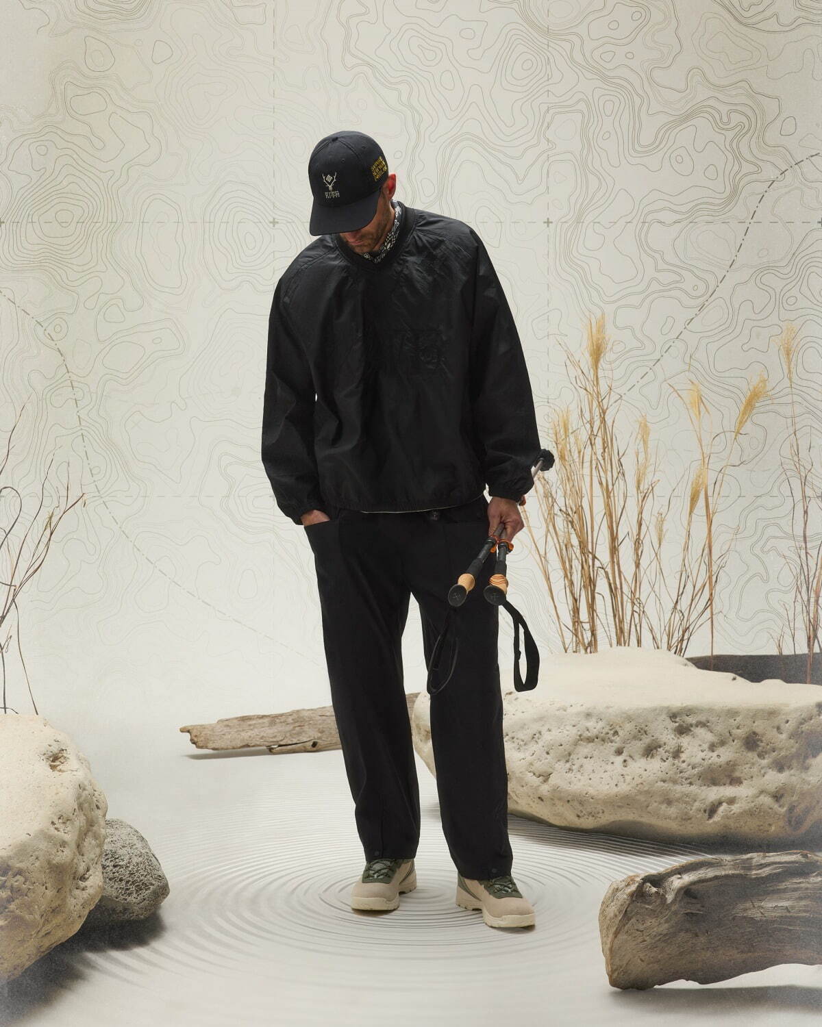 Kith×サウス2 ウエスト8×コロンビア、高機能ハイキングシューズやコラボグラフィックのジャケット｜写真47