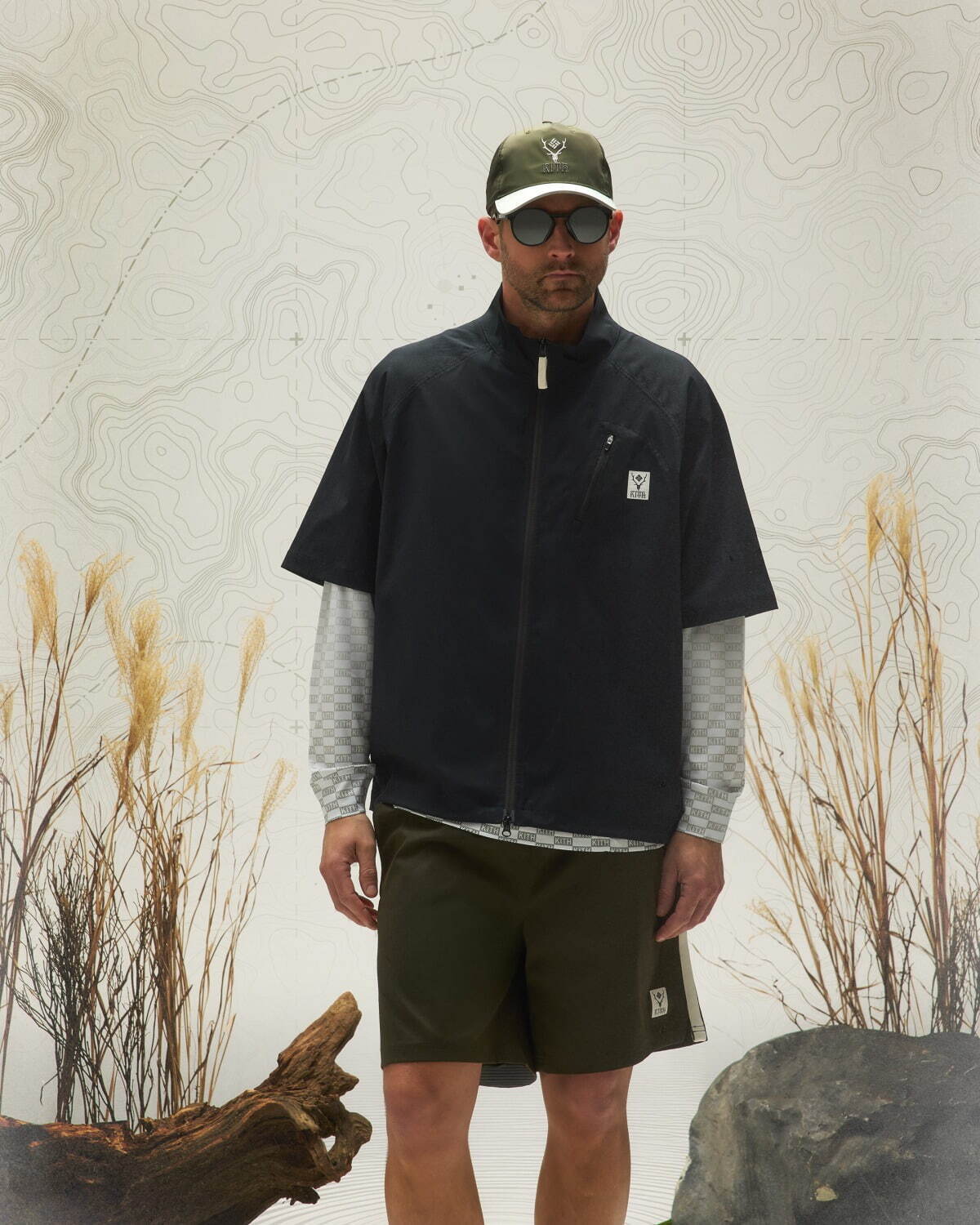 Kith×サウス2 ウエスト8×コロンビア、高機能ハイキングシューズやコラボグラフィックのジャケット｜写真46