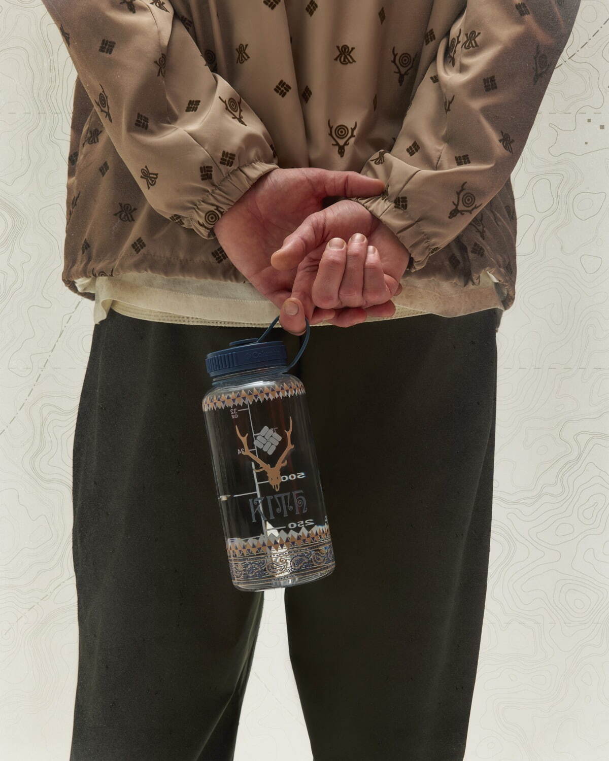 Kith×サウス2 ウエスト8×コロンビア、高機能ハイキングシューズやコラボグラフィックのジャケット｜写真18