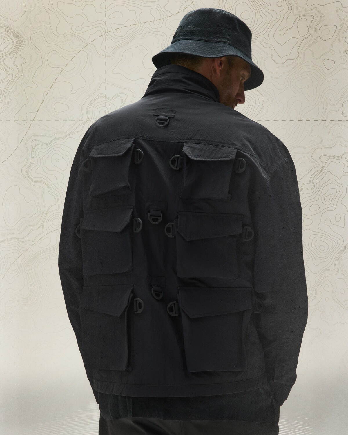 Kith×サウス2 ウエスト8×コロンビア、高機能ハイキングシューズやコラボグラフィックのジャケット｜写真24