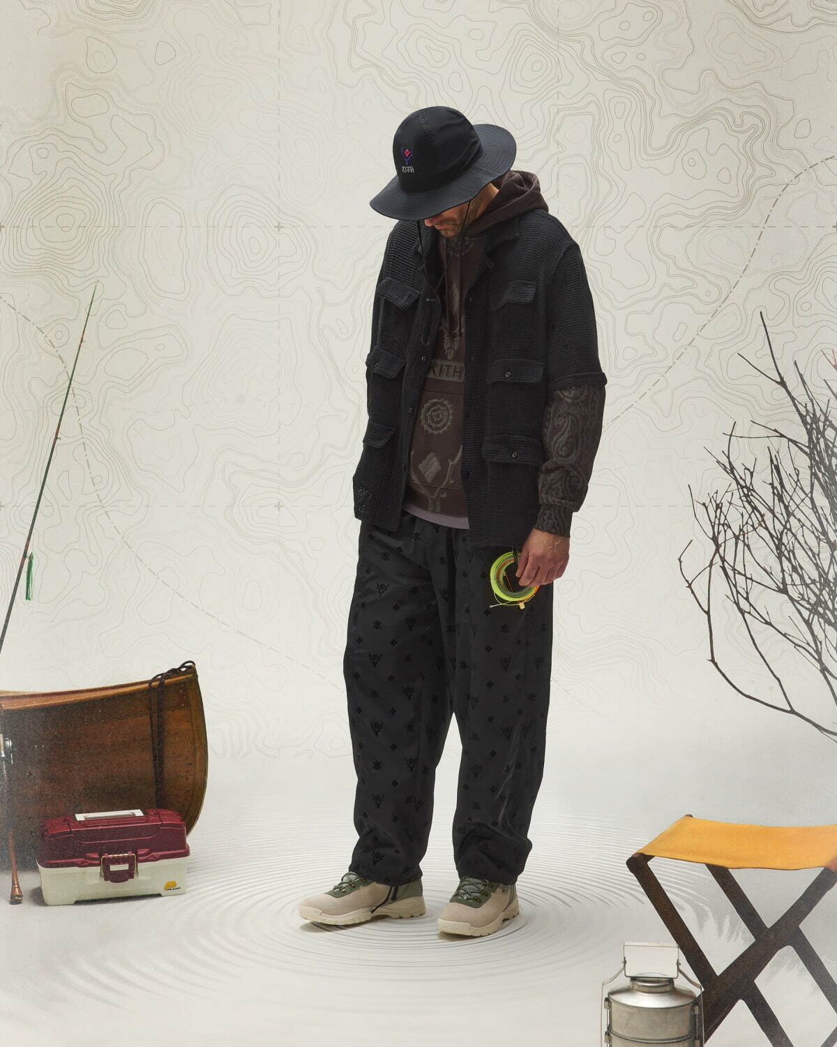 Kith×サウス2 ウエスト8×コロンビア、高機能ハイキングシューズやコラボグラフィックのジャケット｜写真30