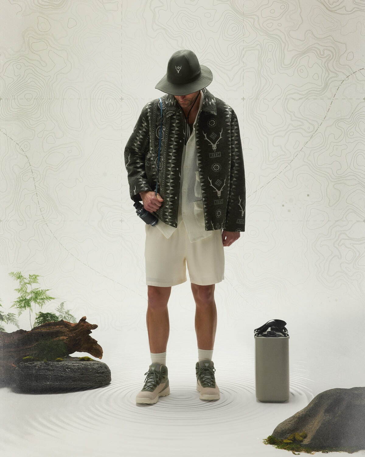 Kith×サウス2 ウエスト8×コロンビア、高機能ハイキングシューズやコラボグラフィックのジャケット｜写真13