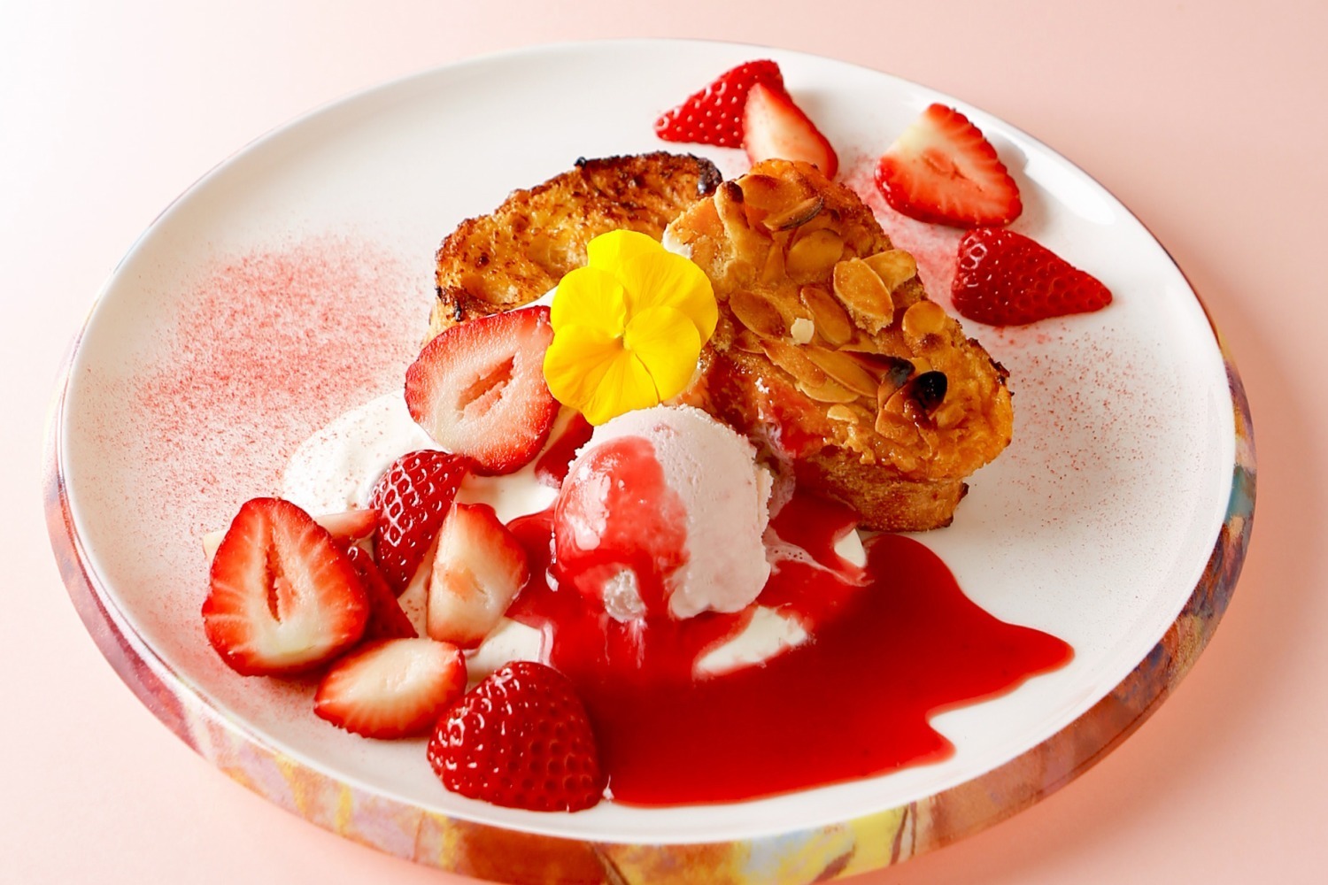 自分だけの小さな森”を作れるクッキー缶、クマやツリーを並べて 自分だけの小さな森”を作れるクッキー缶、クマやツリーを並べて