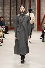 サポートサーフェス 2025-26年秋冬コレクション - 美の結晶｜写真22