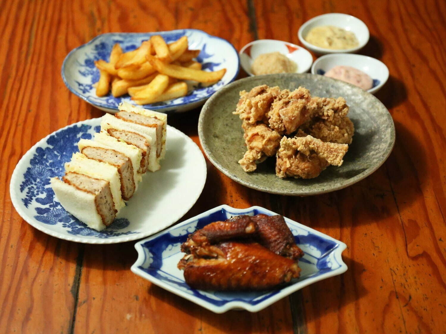 南館 地下1階「あやむ屋」