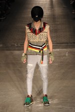 バナル シック ビザール(banal chic bizarre) たまり場 "TEAMER"-現代にチーマーがいたら？｜写真32