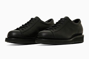 コンバース×リーガル シュー＆カンパニー「オールスター」レザースニーカー、英国・老舗タンナーの革で