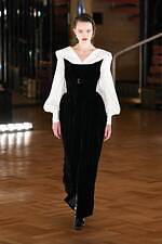 フェティコ 2025-26年秋冬コレクション、1950年代のパンキッシュなムードとオートクチュール｜写真14