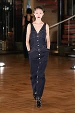 フェティコ 2025-26年秋冬コレクション、1950年代のパンキッシュなムードとオートクチュール｜写真24