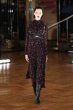 フェティコ 2025-26年秋冬コレクション、1950年代のパンキッシュなムードとオートクチュール｜写真26