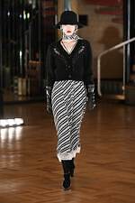 フェティコ 2025-26年秋冬コレクション、1950年代のパンキッシュなムードとオートクチュール｜写真42