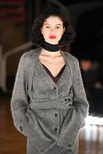 フェティコ 2025-26年秋冬コレクション、1950年代のパンキッシュなムードとオートクチュール｜写真52