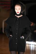 フェティコ 2025-26年秋冬コレクション、1950年代のパンキッシュなムードとオートクチュール｜写真56