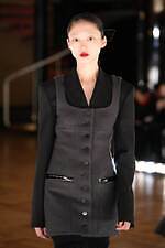 フェティコ 2025-26年秋冬コレクション、1950年代のパンキッシュなムードとオートクチュール｜写真61