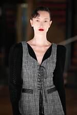 フェティコ 2025-26年秋冬コレクション、1950年代のパンキッシュなムードとオートクチュール｜写真69