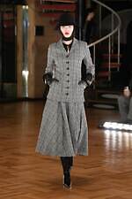 フェティコ 2025-26年秋冬コレクション、1950年代のパンキッシュなムードとオートクチュール｜写真72