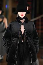 フェティコ 2025-26年秋冬コレクション、1950年代のパンキッシュなムードとオートクチュール｜写真75