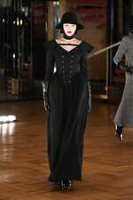 フェティコ 2025-26年秋冬コレクション、1950年代のパンキッシュなムードとオートクチュール｜写真76