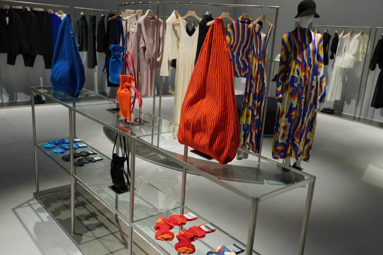 CFCLがグラングリーン大阪に大型路面店オープン、フルラインナップ＆初のオーダーメイドサービス展開｜写真7