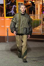 ヨシオクボ 2025-26年秋冬コレクション - 究極のパターンが生む“傑作”な瞬間｜写真33