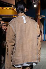 ヨシオクボ 2025-26年秋冬コレクション - 究極のパターンが生む“傑作”な瞬間｜写真37