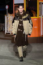 ヨシオクボ 2025-26年秋冬コレクション - 究極のパターンが生む“傑作”な瞬間｜写真38