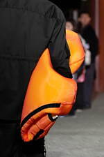 ヨシオクボ 2025-26年秋冬コレクション - 究極のパターンが生む“傑作”な瞬間｜写真60